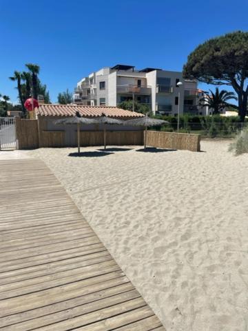 サン・シプリアンRez De Jardin + Terrasse Piscine Et Acces Direct Plageアパートメント エクステリア 写真